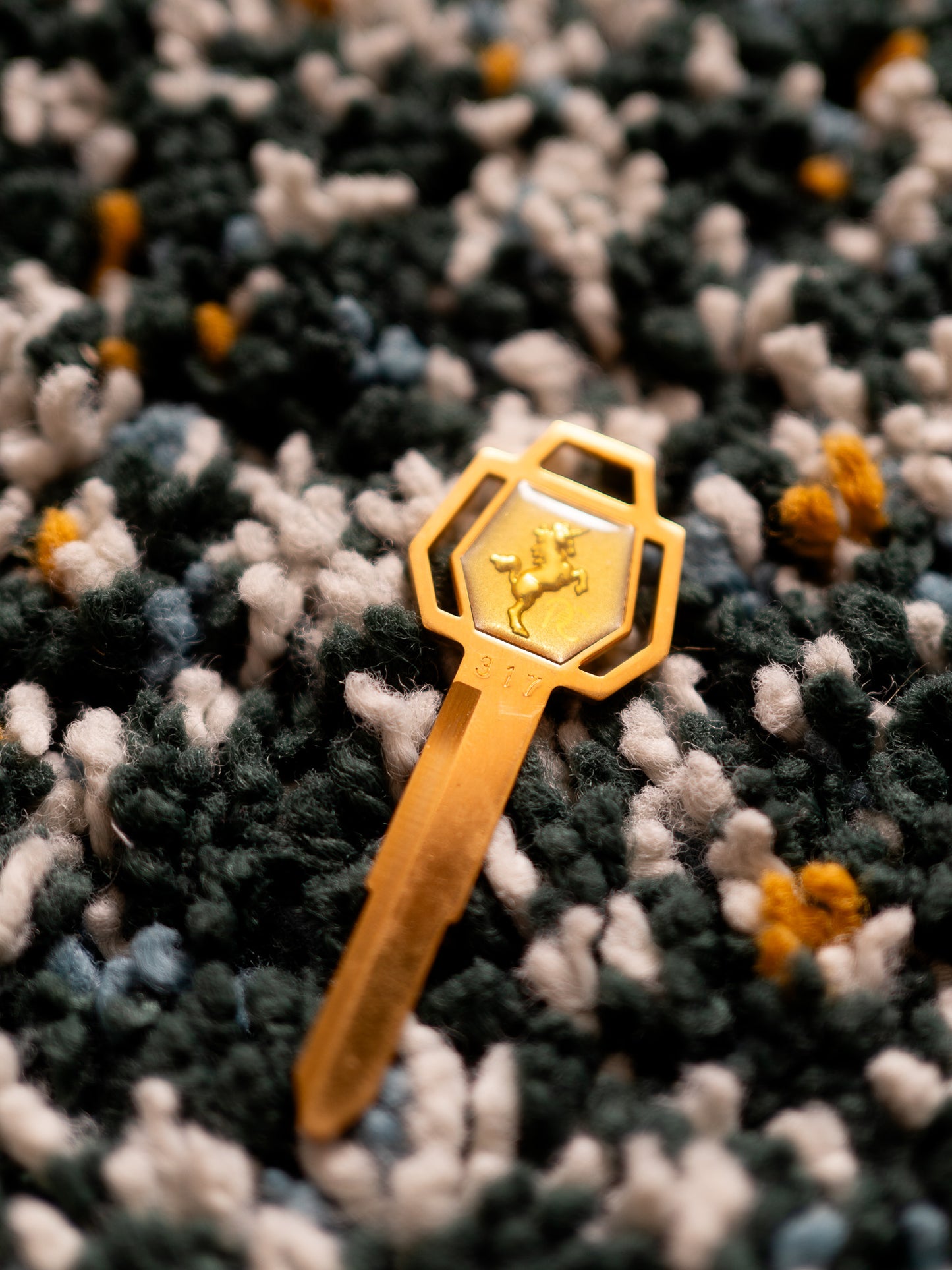 Royal Clover Unicorn Gold M317 Fashion Key