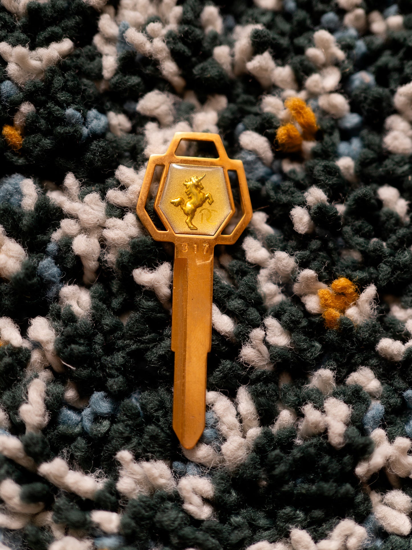 Royal Clover Unicorn Gold M317 Fashion Key
