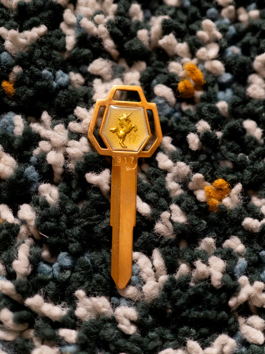 Royal Clover Unicorn Gold M317 Fashion Key